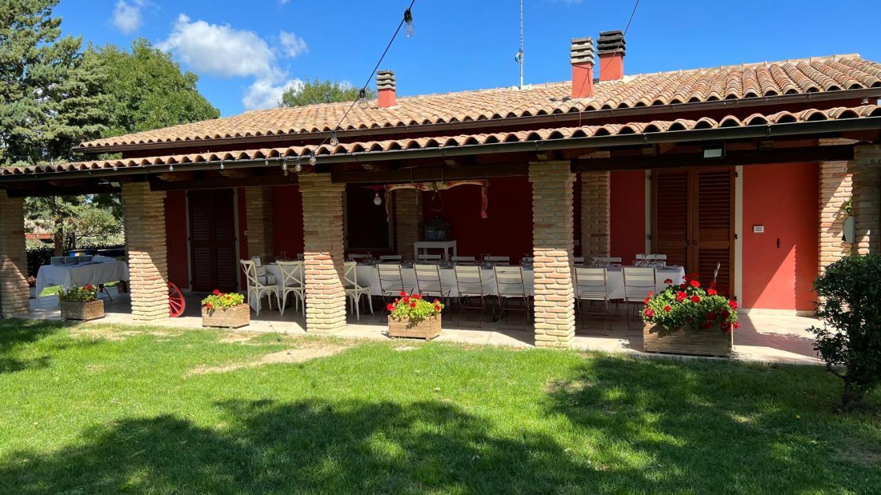 Agriturismo Le Capannacce Urbania Exteriér fotografie