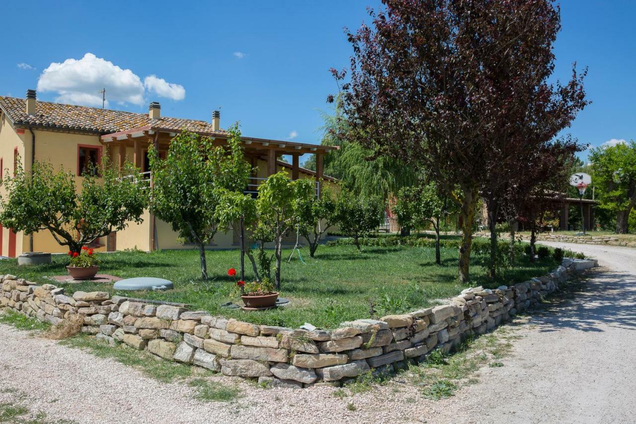 Agriturismo Le Capannacce Urbania Exteriér fotografie